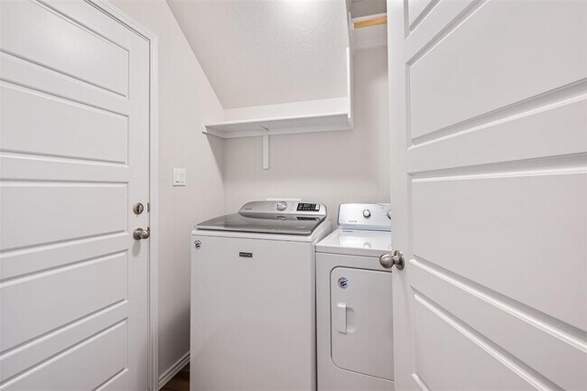 Building Photo - 3651 Sandy Brook Dr