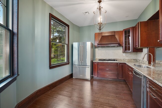 Building Photo - 1 Franklin Pl