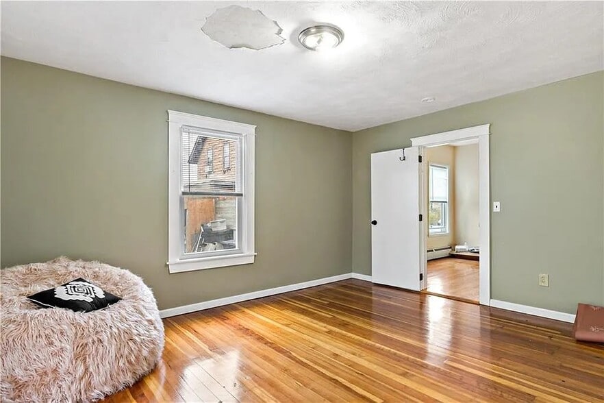 Master Bedroom - 102 Francis Ave