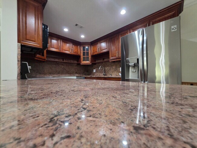 Building Photo - 111 Lake Ave