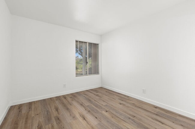 Building Photo - NEWLY RENOVATED 3BD/2BA Condo in the heart...