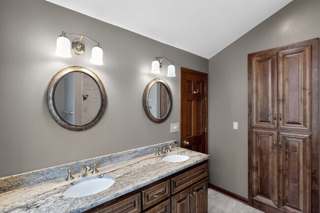 Building Photo - 14098 Stonefield Trail SE