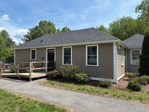 Building Photo - 142 Parker St
