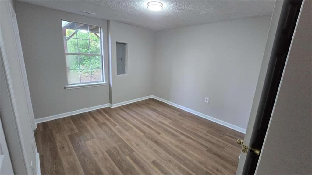 Building Photo - 3025 Mangum Dr