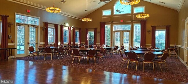 Building Photo - 10425 Starlight Pl