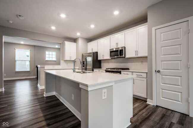 Building Photo - 305 Fairfax Way