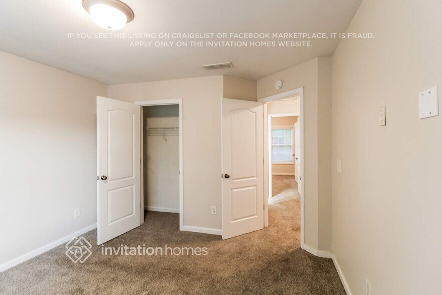 Building Photo - 625 Excalibur Ct SE