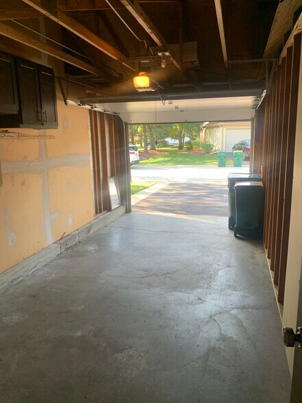 Building Photo - 1152 Buckingham Ct