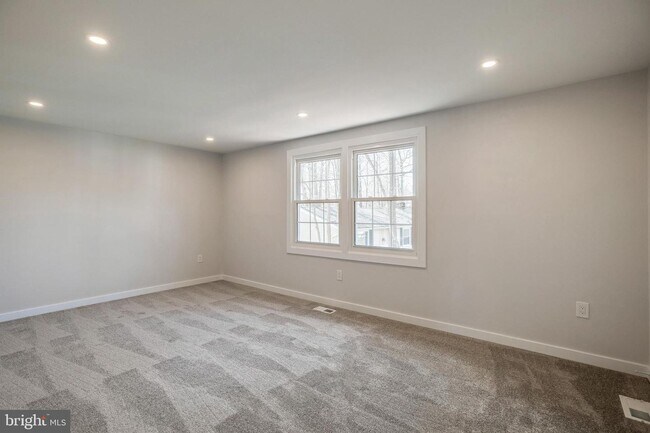 Building Photo - 9003 Fox Lair Dr