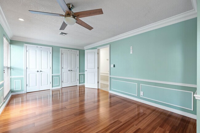 Building Photo - 3697 Holly Dr