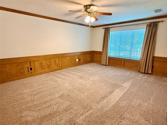 Building Photo - 16711 Sir William Dr