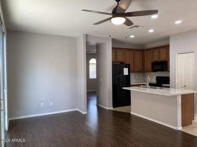 Building Photo - 4241 E Carla Vista Dr