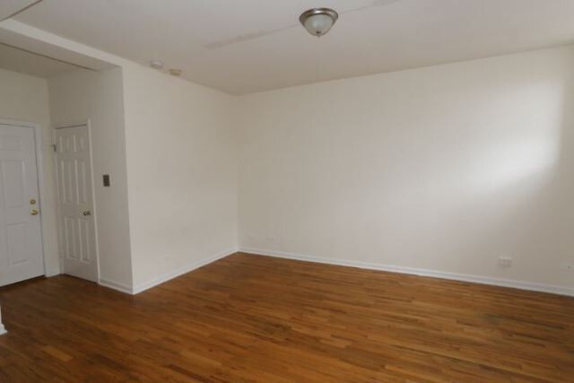 Building Photo - 909 W Dakin St