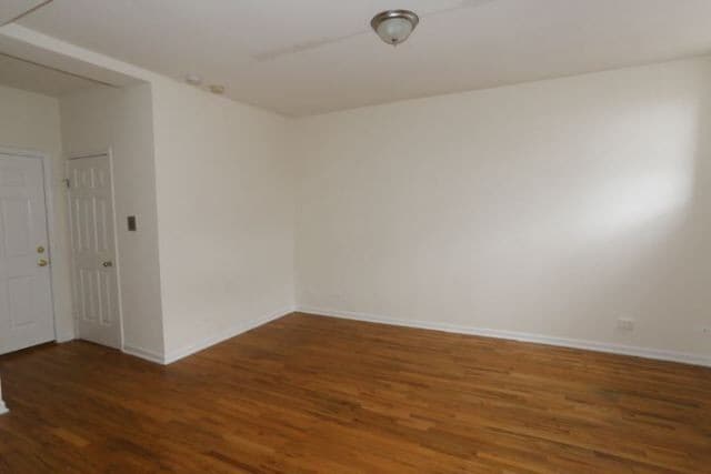 Building Photo - 922 W Dakin St