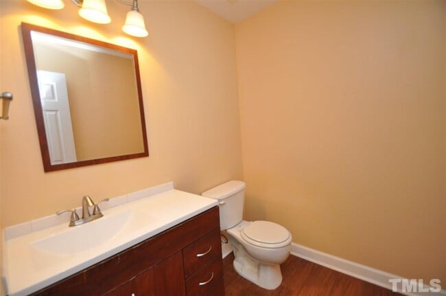 Building Photo - 2222 Trailwood Valley Cir