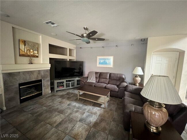 Building Photo - 2419 Inspired Ct