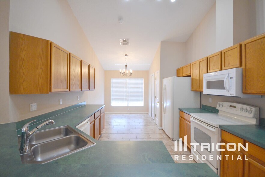 Building Photo - 6928 Jamestown Manor Dr