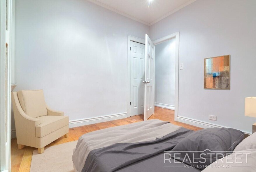Building Photo - 1 Bed In Prime Brooklyn Heights