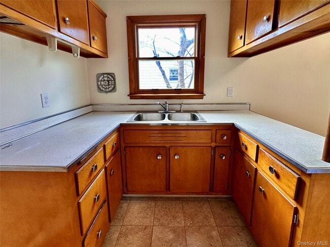 Building Photo - 10 Smith St