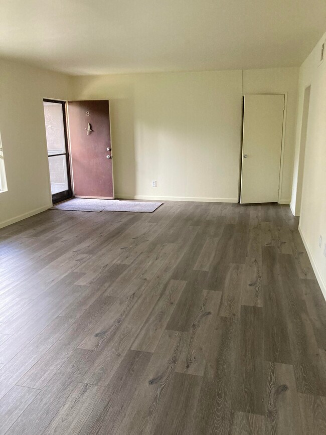 Building Photo - 12264 Chandler Blvd