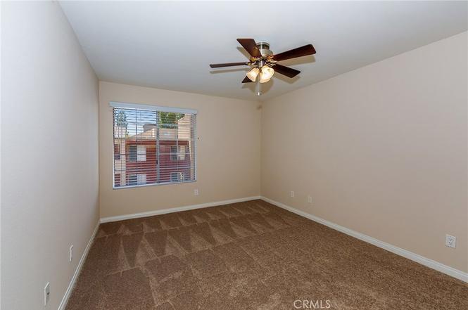 Building Photo - 21450 Burbank Blvd