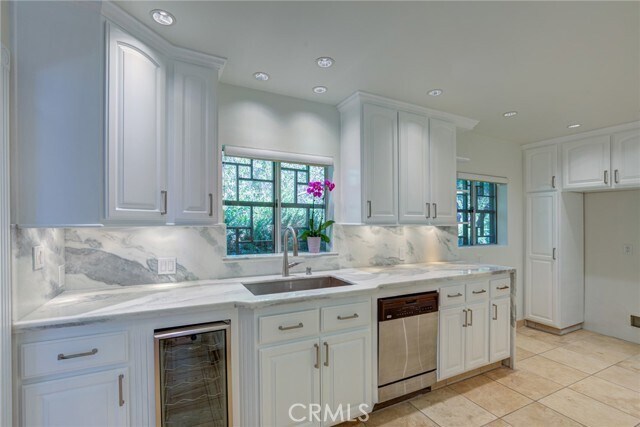 Building Photo - 2740 Hutton Dr