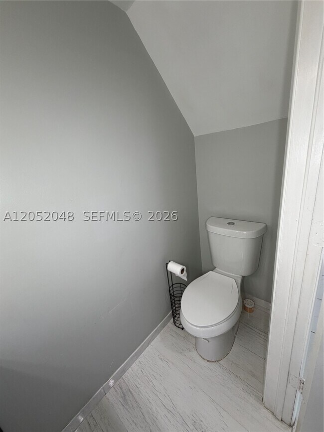 Building Photo - 551 NW 82nd Ave