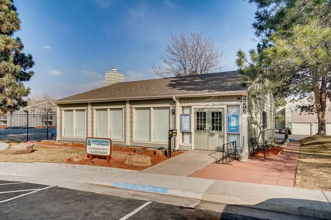 Building Photo - 2260 E Geddes Ave