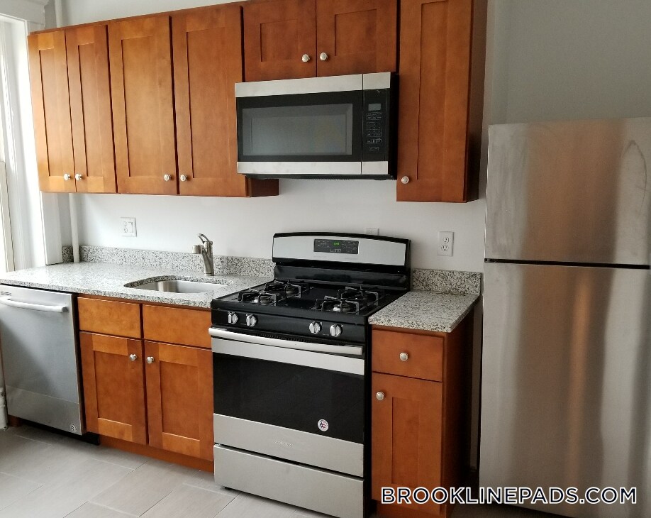 Building Photo - 241 Freeman St