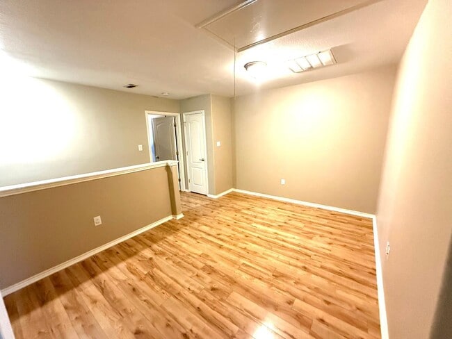 Building Photo - 9310 Albany Dr