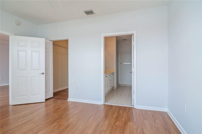 Building Photo - 4404 SW 160th Ave