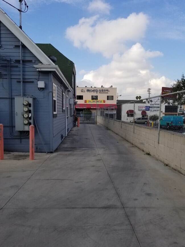 Building Photo - ARDMORE