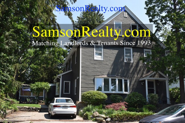 Primary Photo - 216 Medway St