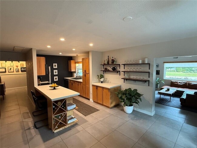 Building Photo - 338 Brassie Dr