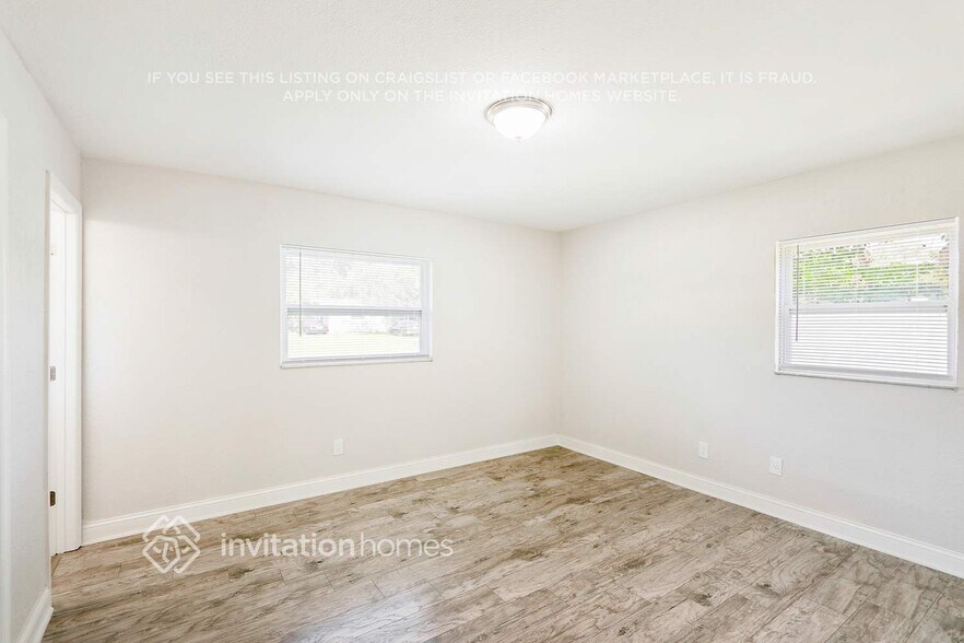 Building Photo - 909 Skyview Dr