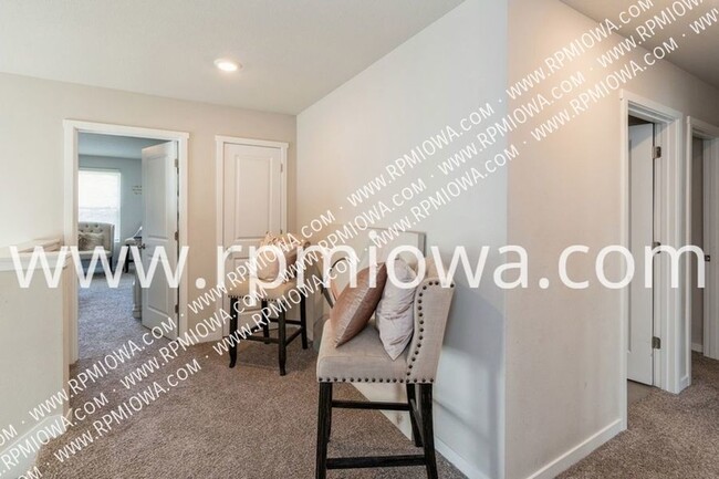 Building Photo - 265 Prairie Bluff Dr