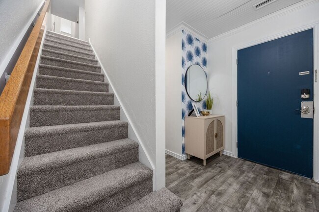 Building Photo - All Inclusive Seasonal Rental Available Oc...