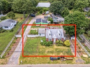 Building Photo - 152 Yaphank Ave