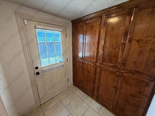 Building Photo - Modern meets classic!  3 bed 2 bath home for rent!