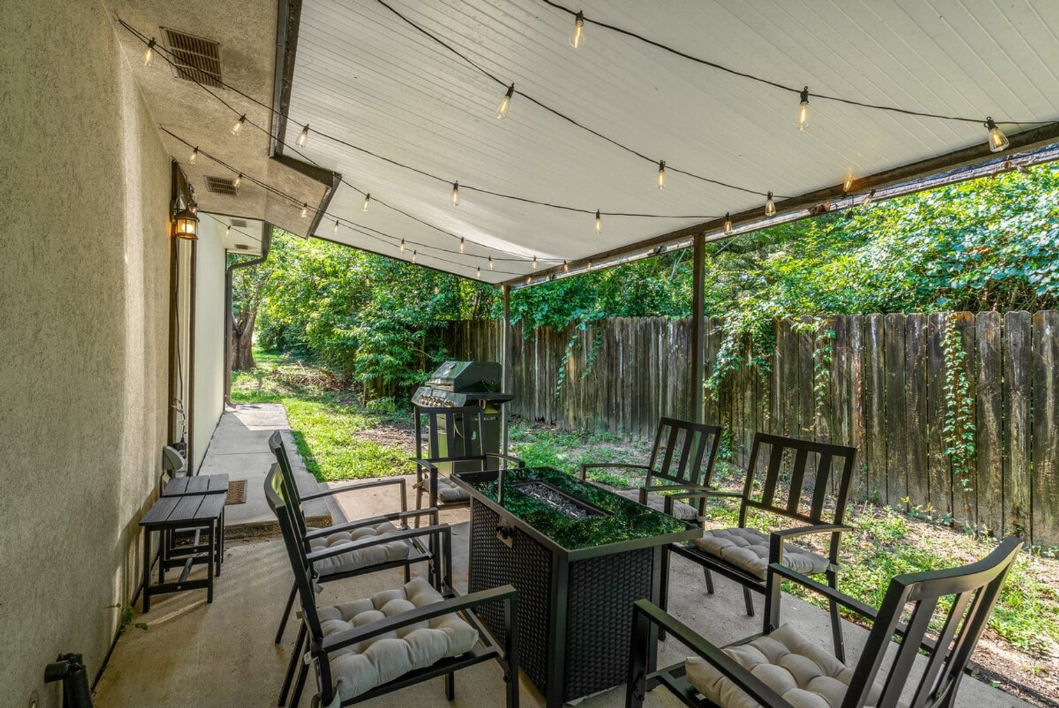 Building Photo - 2001 N 61st Ave