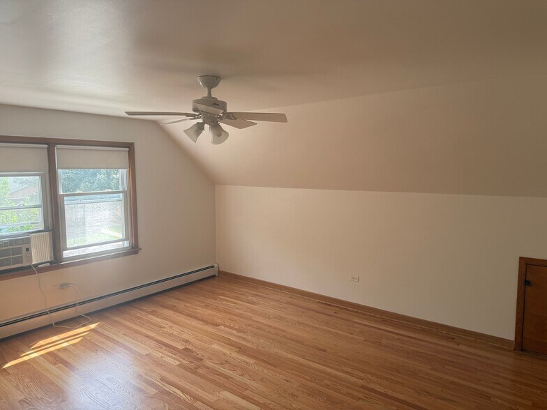Building Photo - 4338 S Komensky Ave