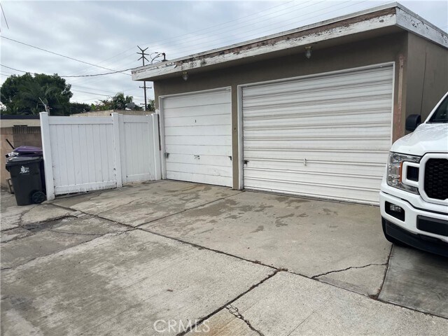 Building Photo - 3530 Orange Dr