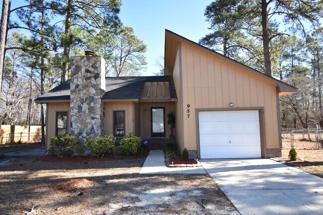 Building Photo - 957 Kennesaw Dr
