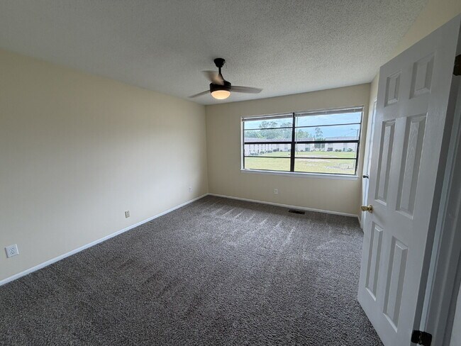 Building Photo - Townhouse for Rent