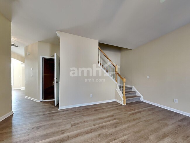 Building Photo - 6216 Roseway Ct