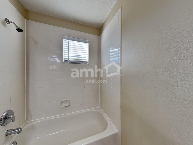 Building Photo - 13450 Sunkiss Loop