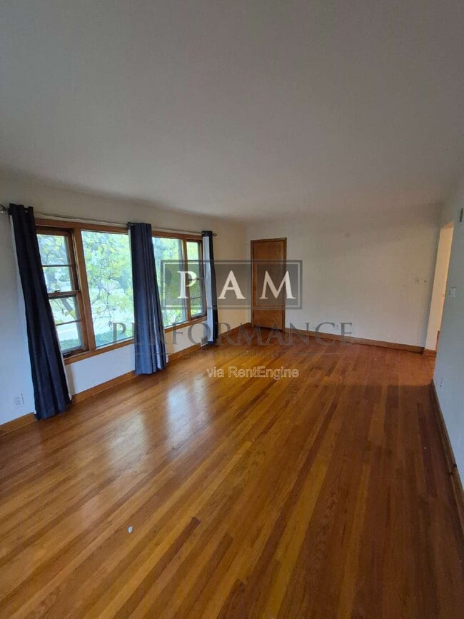 Building Photo - 328 N 68th St