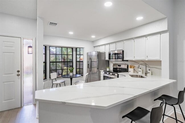 Building Photo - 2582 Bentley Dr