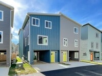 Building Photo - Beautiful Newer-Construction Cottage in So...
