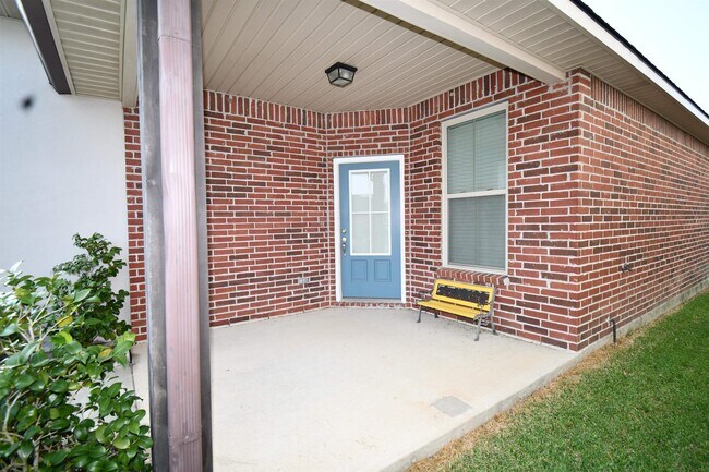 Building Photo - 3147 Baywood Ave